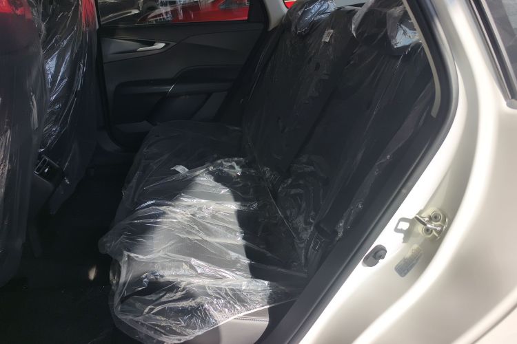 长安 逸动 2025款 蓝鲸 1.5T 500Bar尊贵型中控内饰21