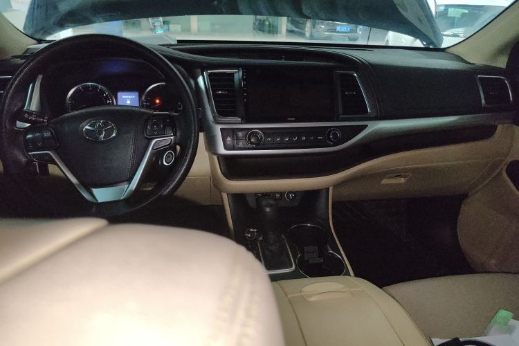 丰田 汉兰达 2018款 2.0T 两驱精英版 5座 国V中控内饰12