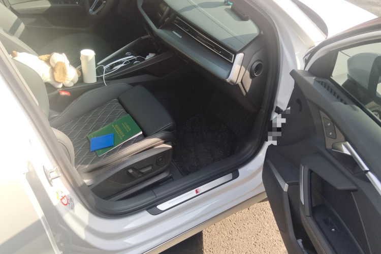 奥迪A3 2025款 A3L Limousine 35TFSI 飞驰尊享型局部细节9005