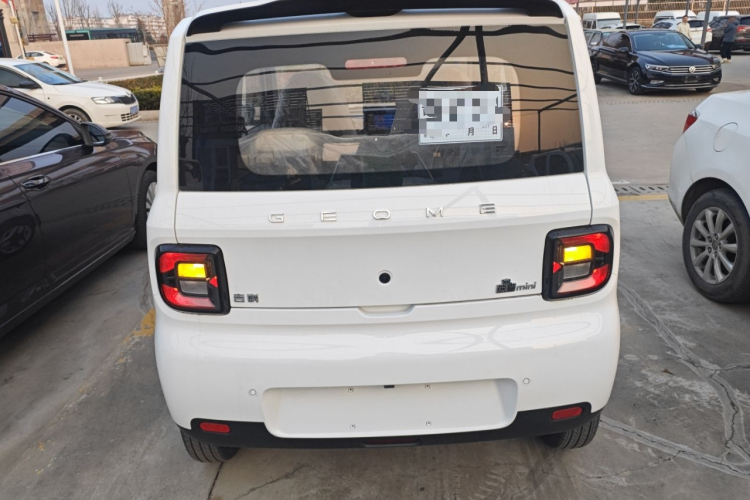 吉利银河 熊猫 2025款 210km 元气熊车身外观6