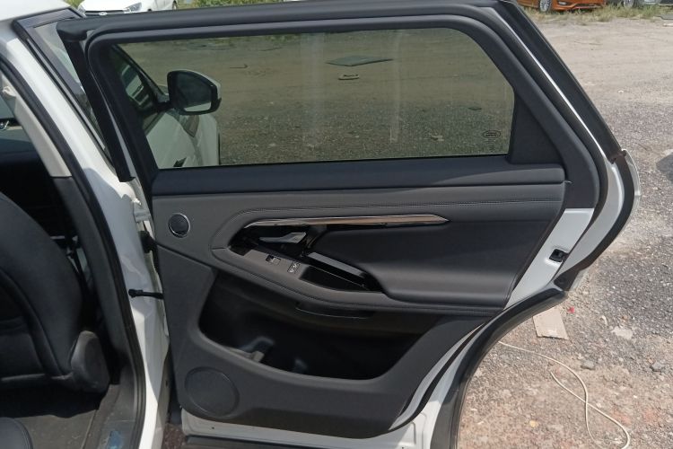 路虎 揽胜极光 2022款 极光L 249PS R-Dynamic 豪华版中控内饰7006