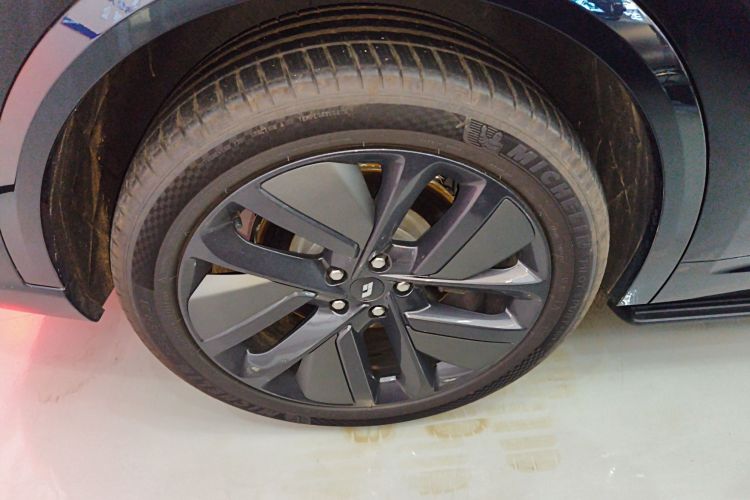 理想汽车 理想L9 2024款 Ultra车身外观6008