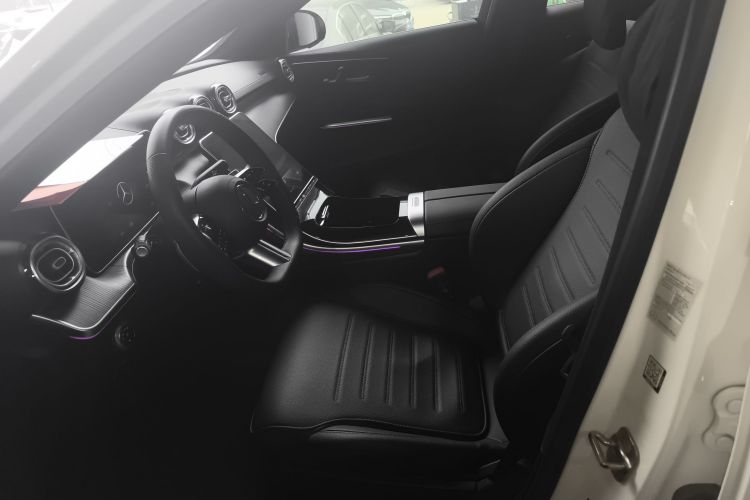 奔驰C级 2024款 改款 C 200 L 运动版中控内饰19