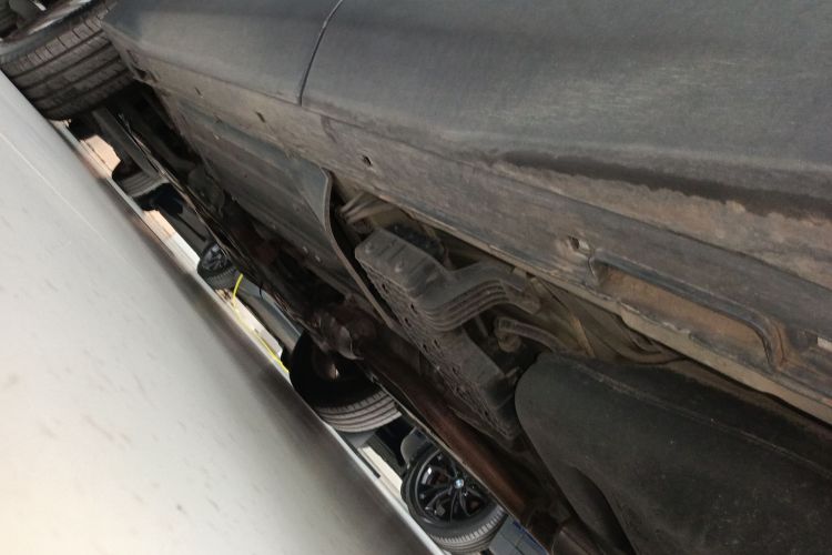 现代 胜达 2015款 2.0T 自动两驱舒适型 5座局部细节9002