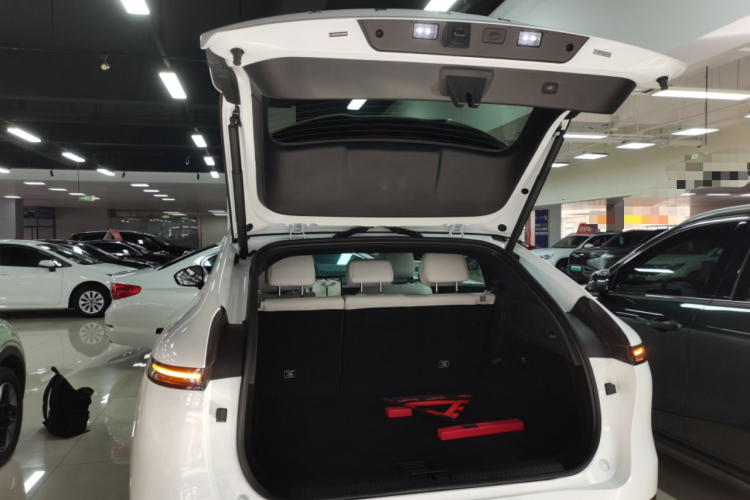 小鹏G6 2024款 580 长续航 Plus机舱底盘23