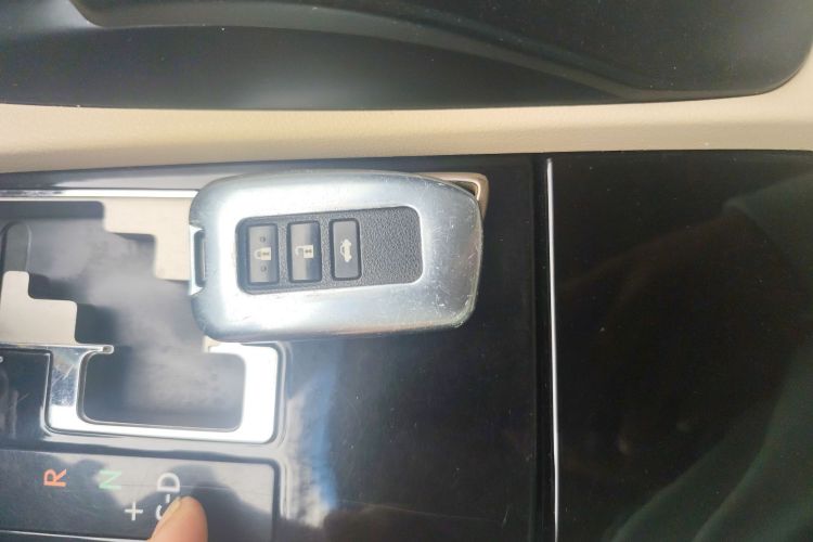 雷克萨斯ES 2013款 250 精英版中控内饰11