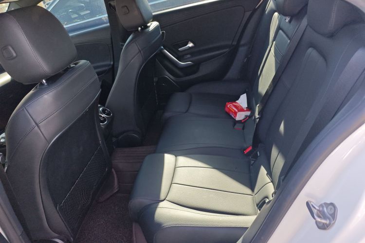 奔驰A级 2019款 A 200 L中控内饰21