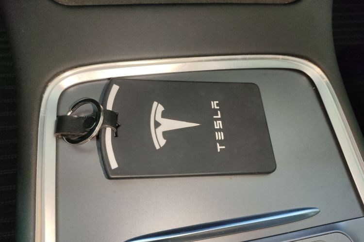 特斯拉 Model 3 2021款 标准续航后驱升级版 3D6中控内饰7001