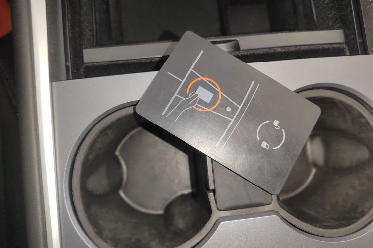 特斯拉 Model Y 2021款 标准续航后驱版中控内饰7001