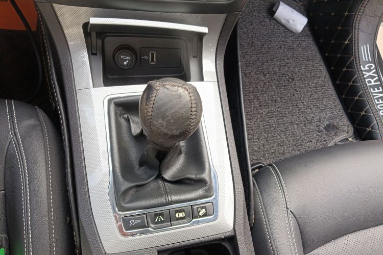 荣威RX5 2019款 20T 两驱手动4G互联铂金版中控内饰18