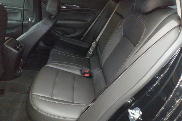 别克 君威 2024款 改款 25T 超享版中控内饰21