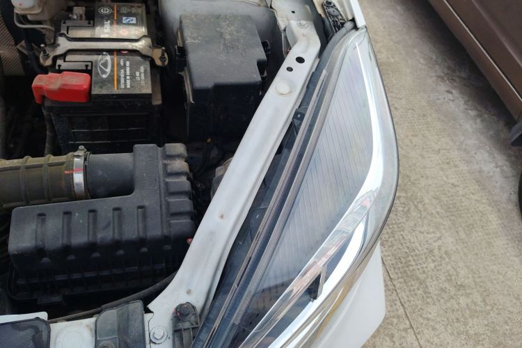 奇瑞 瑞虎5x 2022款 超级英雄版 1.5L 手动时尚型机舱底盘26