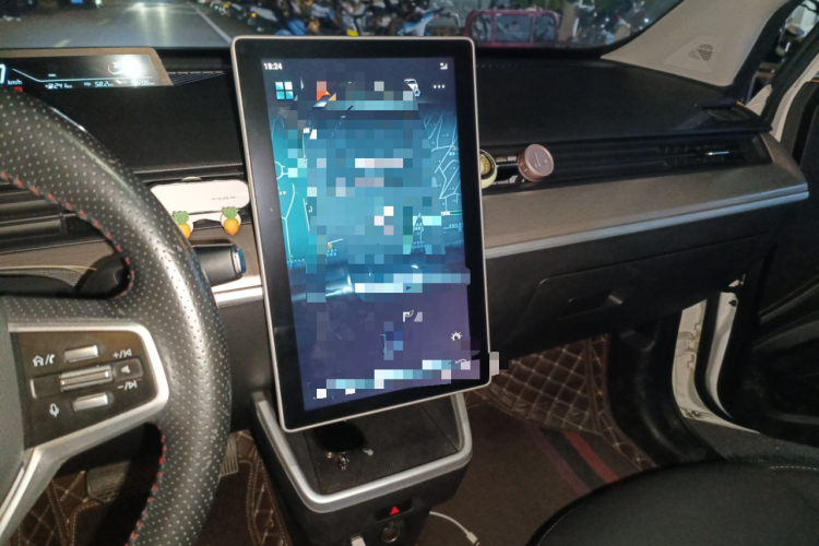 哪吒汽车 哪吒V 2022款 潮 300 Lite 磷酸铁锂中控内饰16