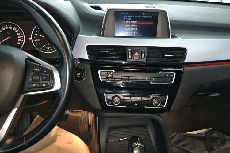 宝马X1 2018款 sDrive20Li 领先型中控内饰16