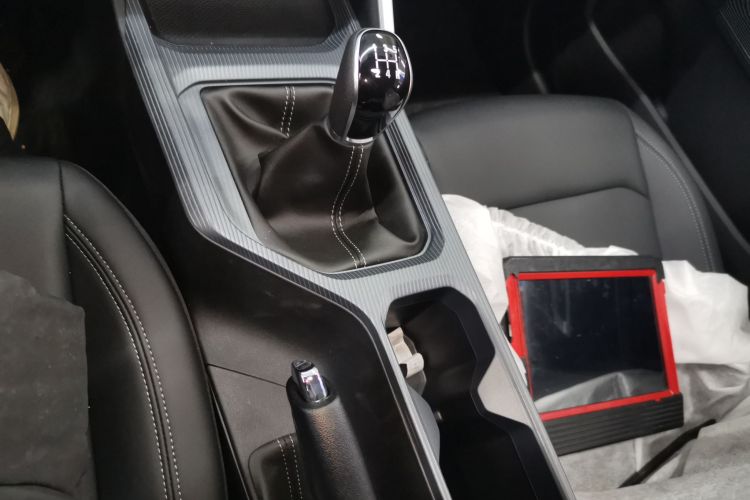 吉利汽车 帝豪 2026款 第4代 400万纪念款 1.5L 手动超越型中控内饰18