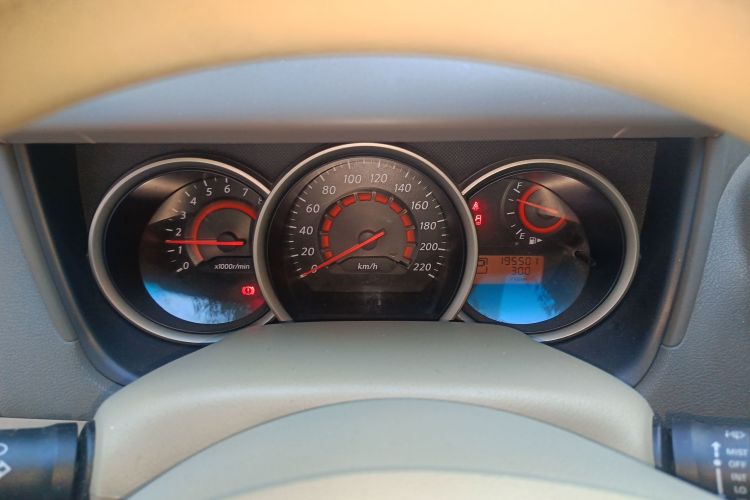 日产 轩逸 2012款 经典 1.6XE 自动舒适版中控内饰14