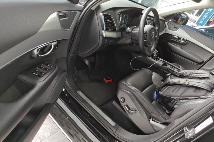 沃尔沃XC90 2017款 T6 智逸版 7座中控内饰7003