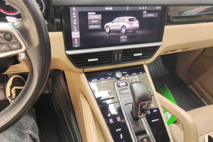 保时捷 2018款 Cayenne 3.0T中控内饰16
