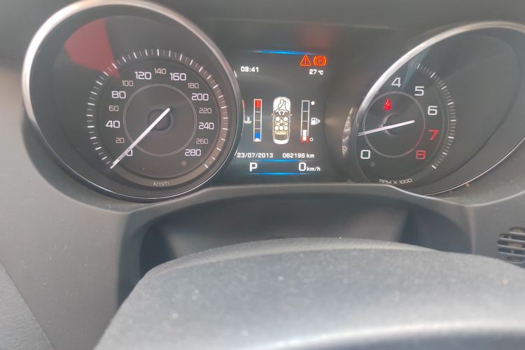 捷豹XE 2015款 2.0T 200PS R-Sport中控内饰15