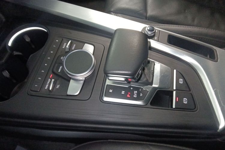 奥迪A4L 2019款 40 TFSI 运动型 国VI局部细节18