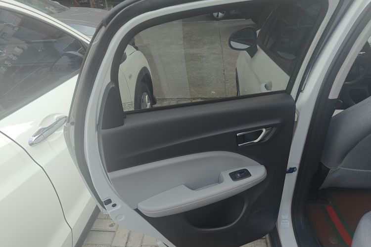 零跑汽车 零跑T03 2022款 炫晶版中控内饰7008