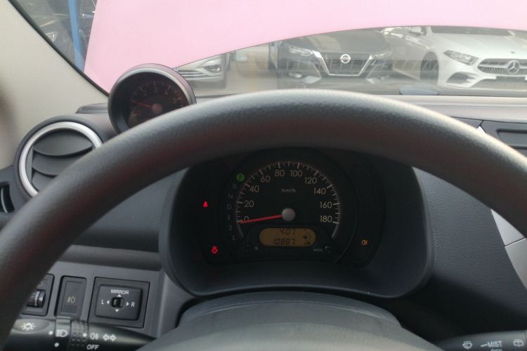 铃木 奥拓 2013款 1.0L 自动豪华型局部细节14