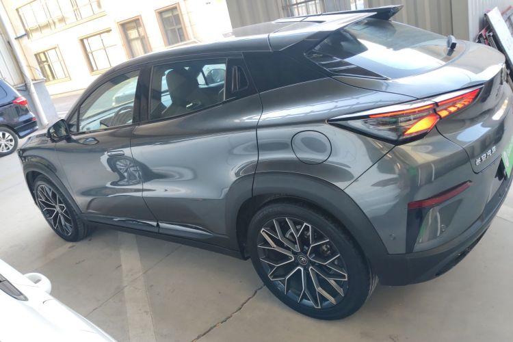 长安UNI-T 2022款 1.5T 旗舰型车身外观4