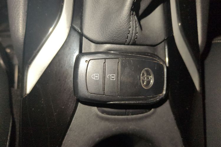 丰田 锋兰达 2022款 2.0L CVT豪华版中控内饰7001