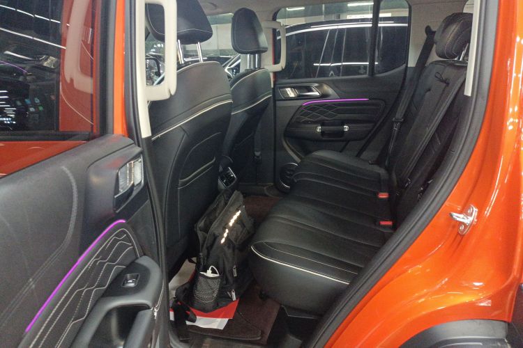 坦克300 2023款 越野版 2.0T 征服者中控内饰21