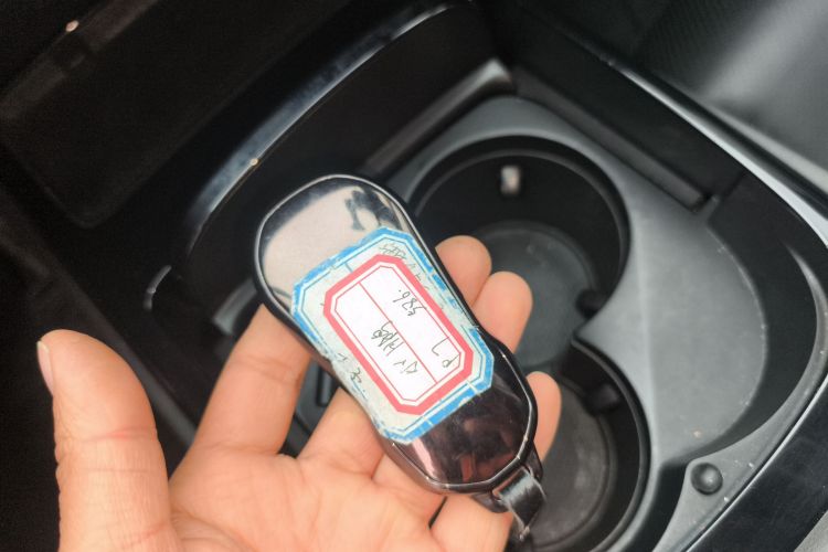 小鹏P7 2022款 586G中控内饰11