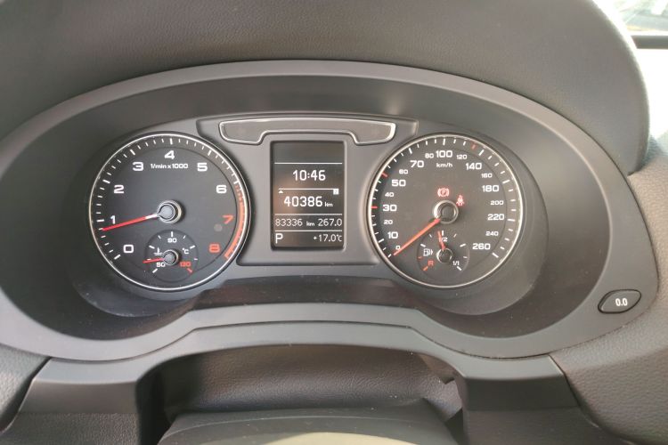 奥迪Q3 2017款 30 TFSI 风尚型中控内饰14