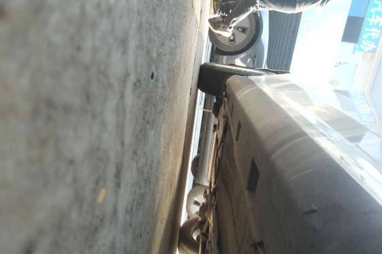 福特 福克斯 2017款 三厢 1.6L 手动风尚型智行版局部细节9001