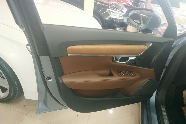 沃尔沃S90 2019款 T5 智远版中控内饰7008