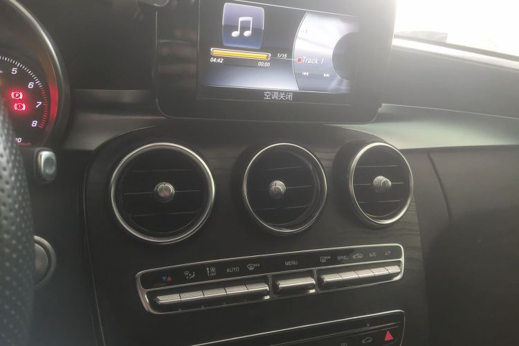 奔驰C级 2017款 C 200 L 运动版局部细节16