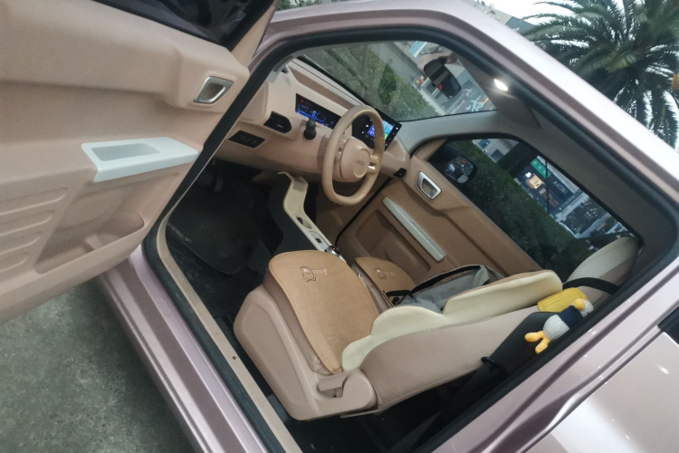 吉利银河 2023款 熊猫mini 200km 耐力熊中控内饰20