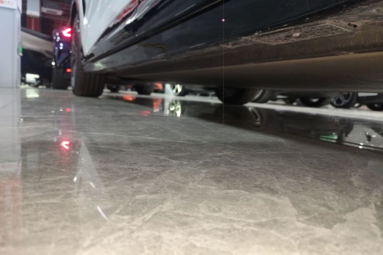 小米汽车 小米YU7 2025款 超长续航高性能四驱Max版局部细节9002