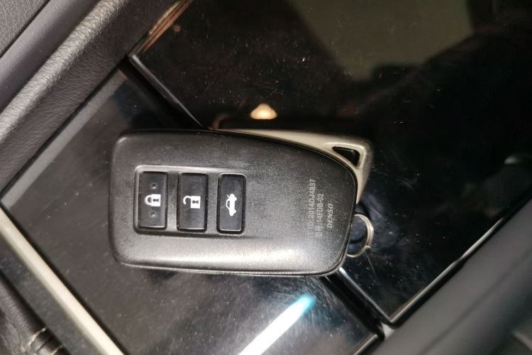 雷克萨斯ES 2015款 300h 舒适版中控内饰11