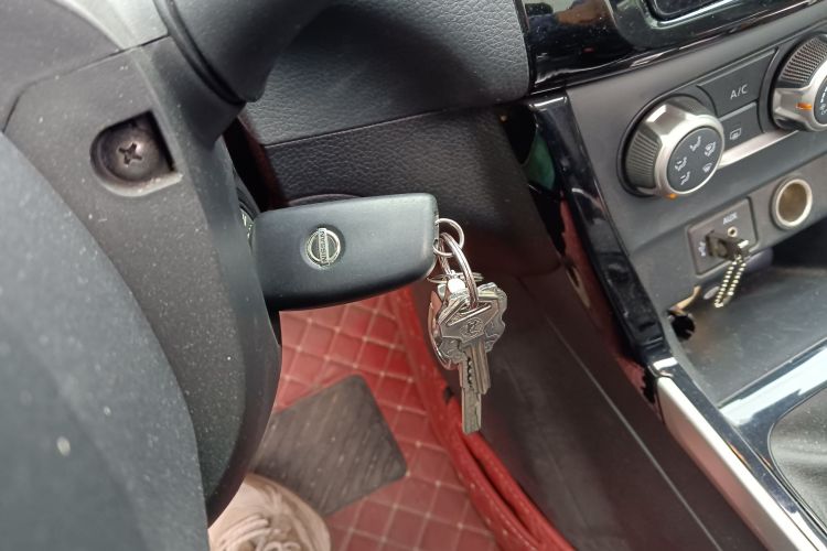 日产 轩逸 2021款 经典 1.6XL 手动豪华版中控内饰11