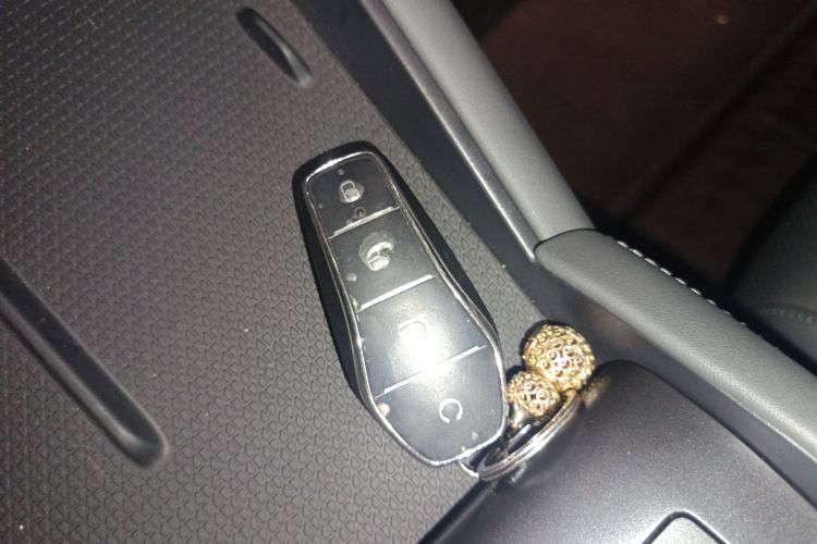 比亚迪 秦L 2024款 DM-i 120KM领先型中控内饰11