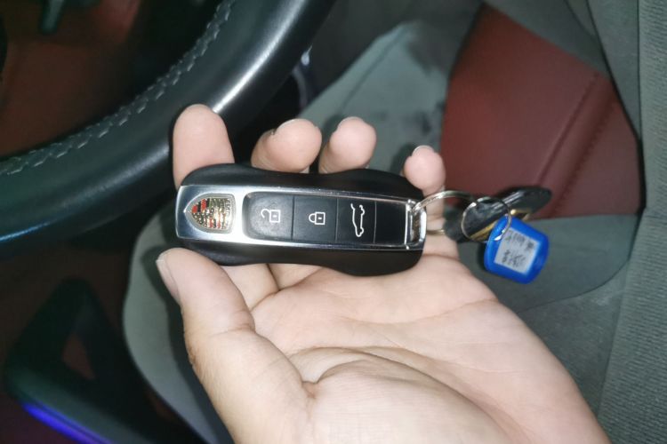 保时捷 2023款 Cayenne 3.0T中控内饰7001