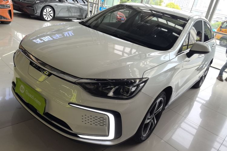 北京汽车 北京EU5 2020款 经典款 R500 智风版车身外观1