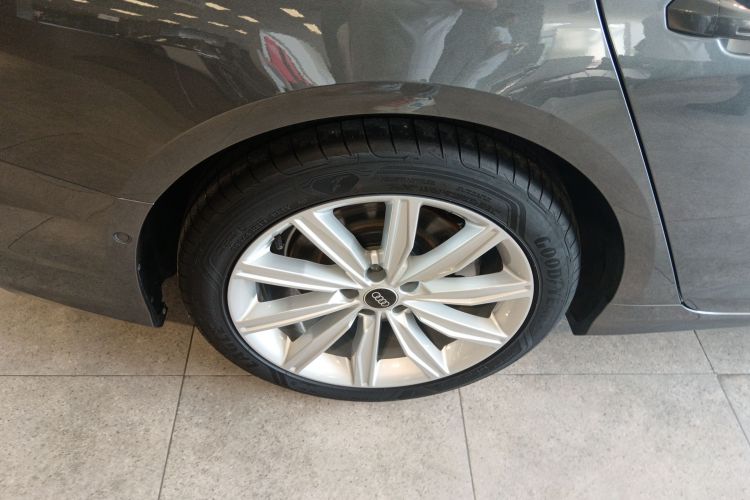 奥迪A6L 2024款 45 TFSI 臻选动感型车身外观56