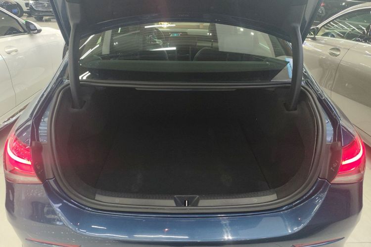 奔驰A级 2019款 A 180 L 运动轿车局部细节23