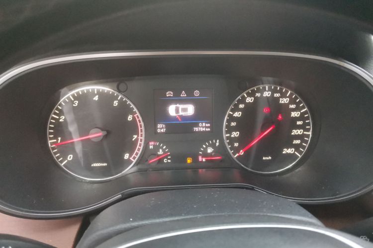 一汽 森雅R9 2018款 1.2T 手动豪华智尚型中控内饰14