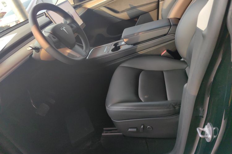 特斯拉 Model Y 2022款 改款 后轮驱动版中控内饰19