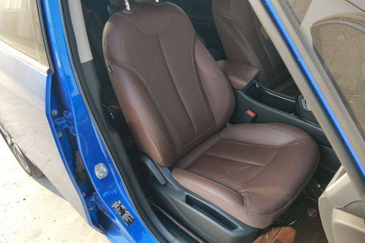 别克GL6 2018款 18T 6座尊贵型局部细节41