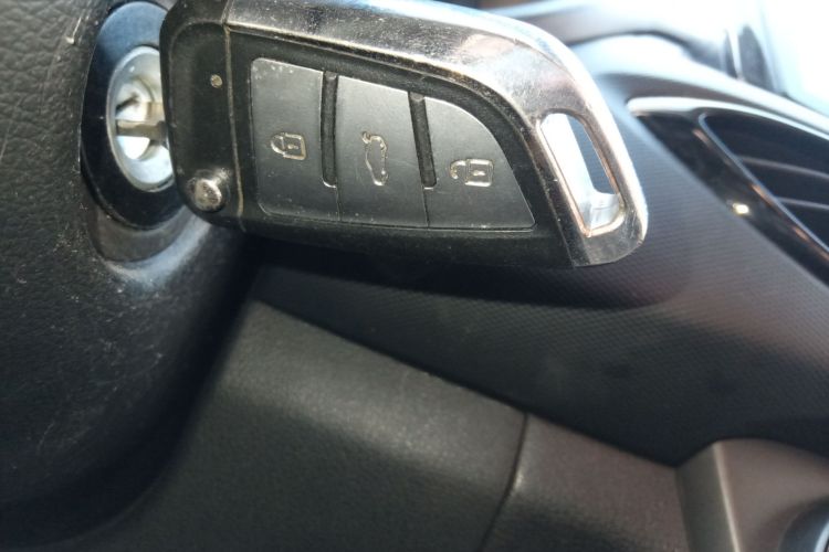 现代 悦动 2020款 1.6L 自动GL悦目版中控内饰7001