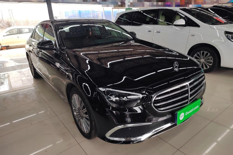 奔驰E级 2023款 改款 E 300 L 时尚型车身外观3