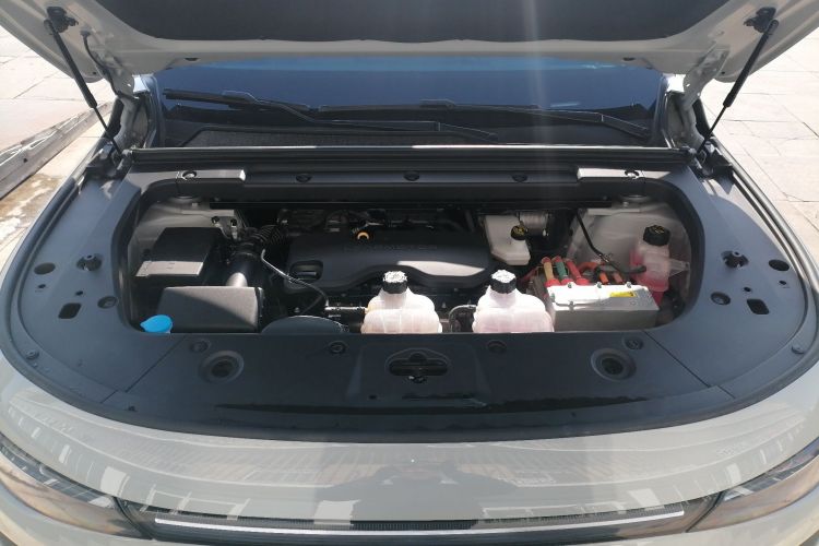 零跑汽车 零跑C10 2024款 210激光雷达版机舱底盘24