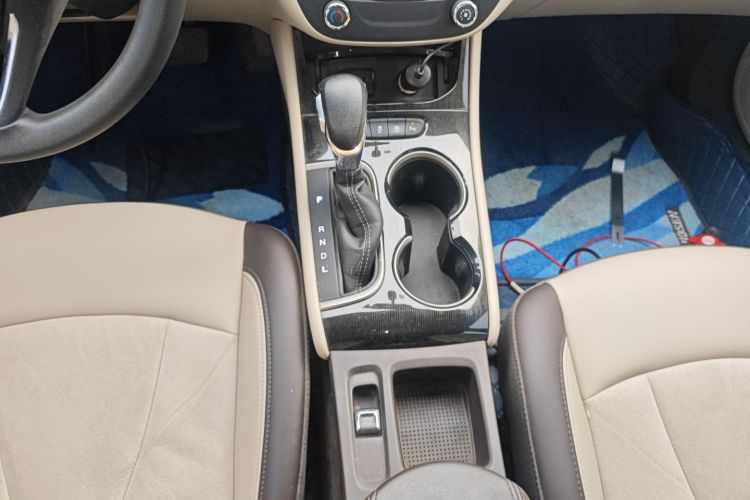 别克 威朗 2017款 三厢 15S 自动领先型中控内饰18